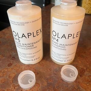 Olaplex No.4 and No.5 Bond Maintenance Set